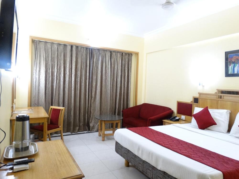 Room image 4