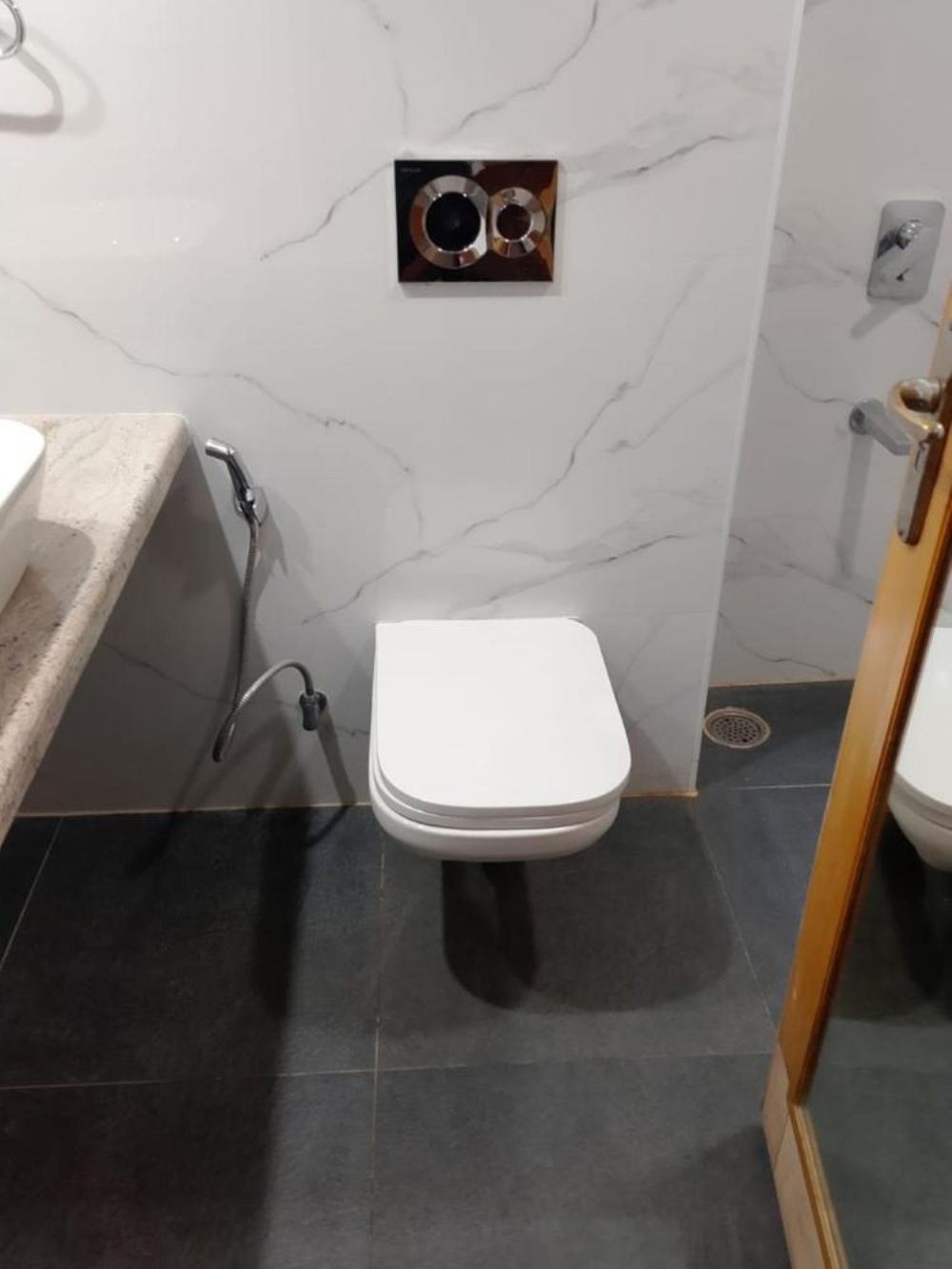 Room image 4