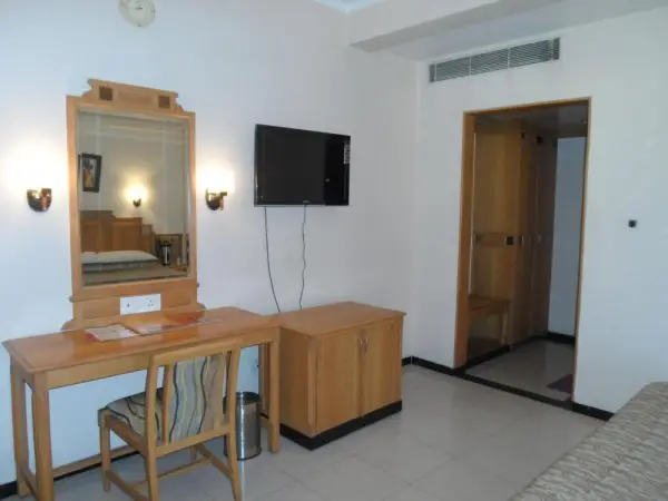Hotel Kalyan Residency 8